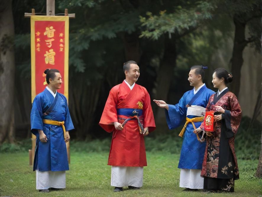 广州一家高端休闲会所的私密包厢，装修豪华，氛围舒适